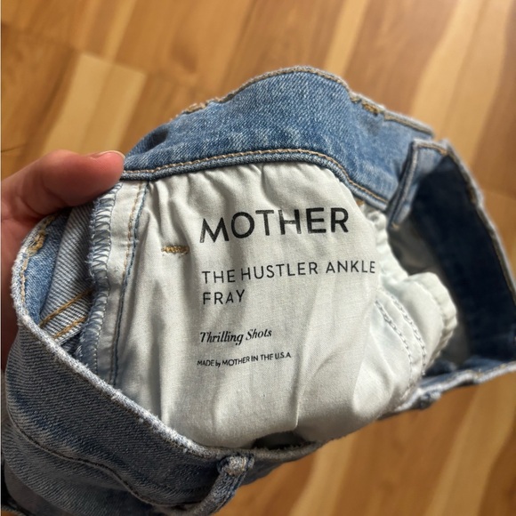 MOTHER The Hustler Ankle Fray Jeans - Picture 5 of 6